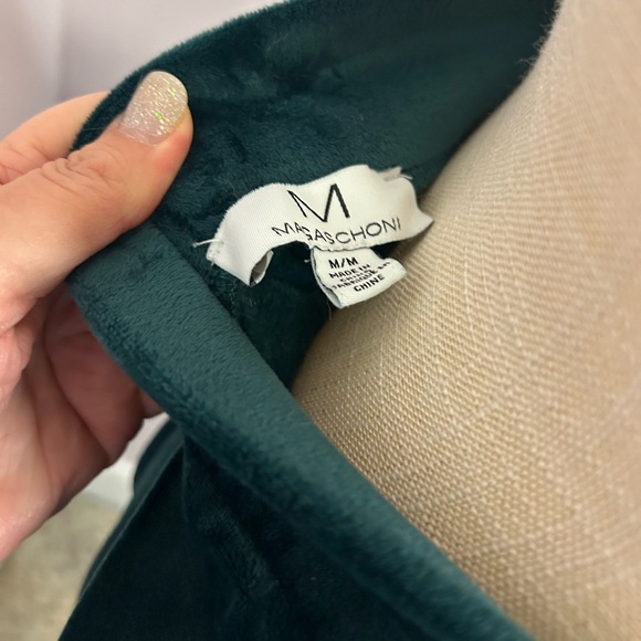 Excellent condition medium, women’s sweatsuit. So soft feels like velour. - Picture 8 of 13